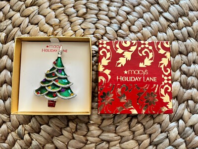 NEW Macys Holiday Lane Christmas Tree Brooch Pin