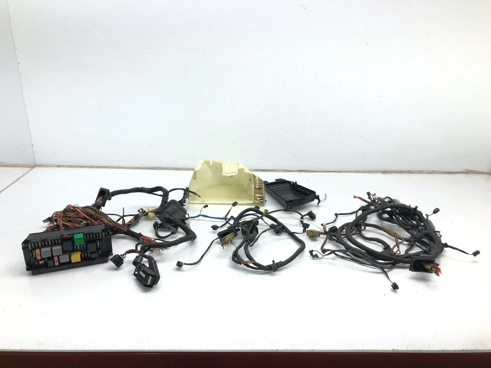 Mercedes Benz E550 2010-2013 5,5 L V8 bahía de motor relé de fusibles caja de fusibles OEM Foto 2 de 4