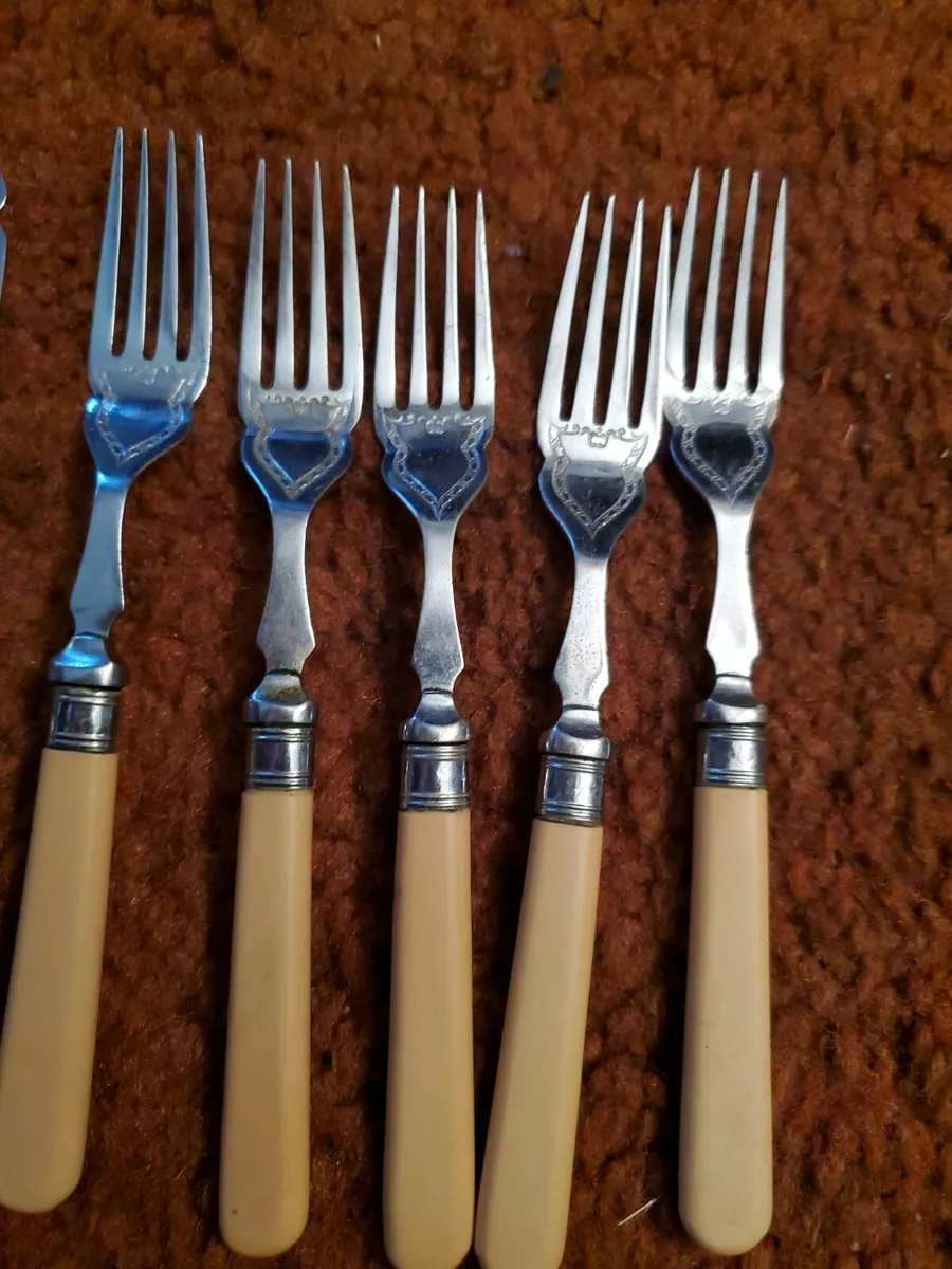 Fish knives and forks antique sale