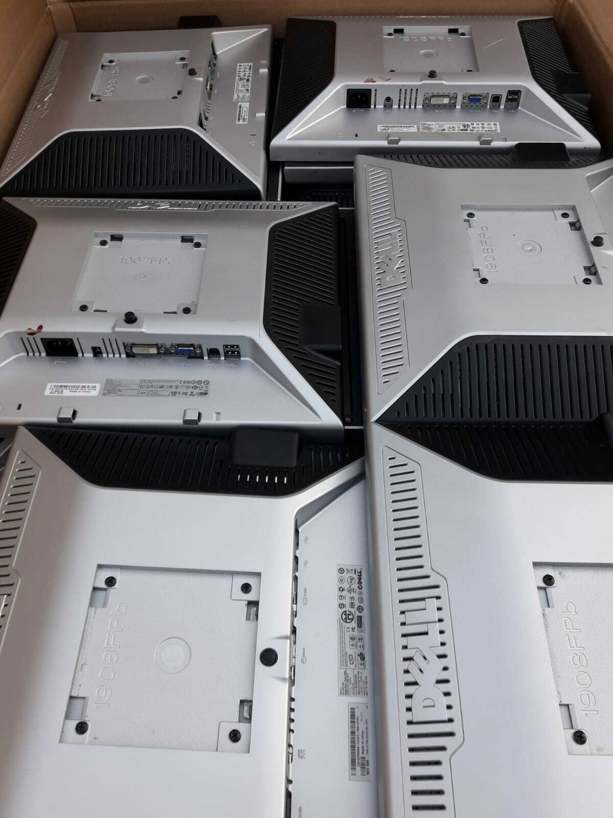 Postazione PC Fissa Completa con Monitor LCD foto 4