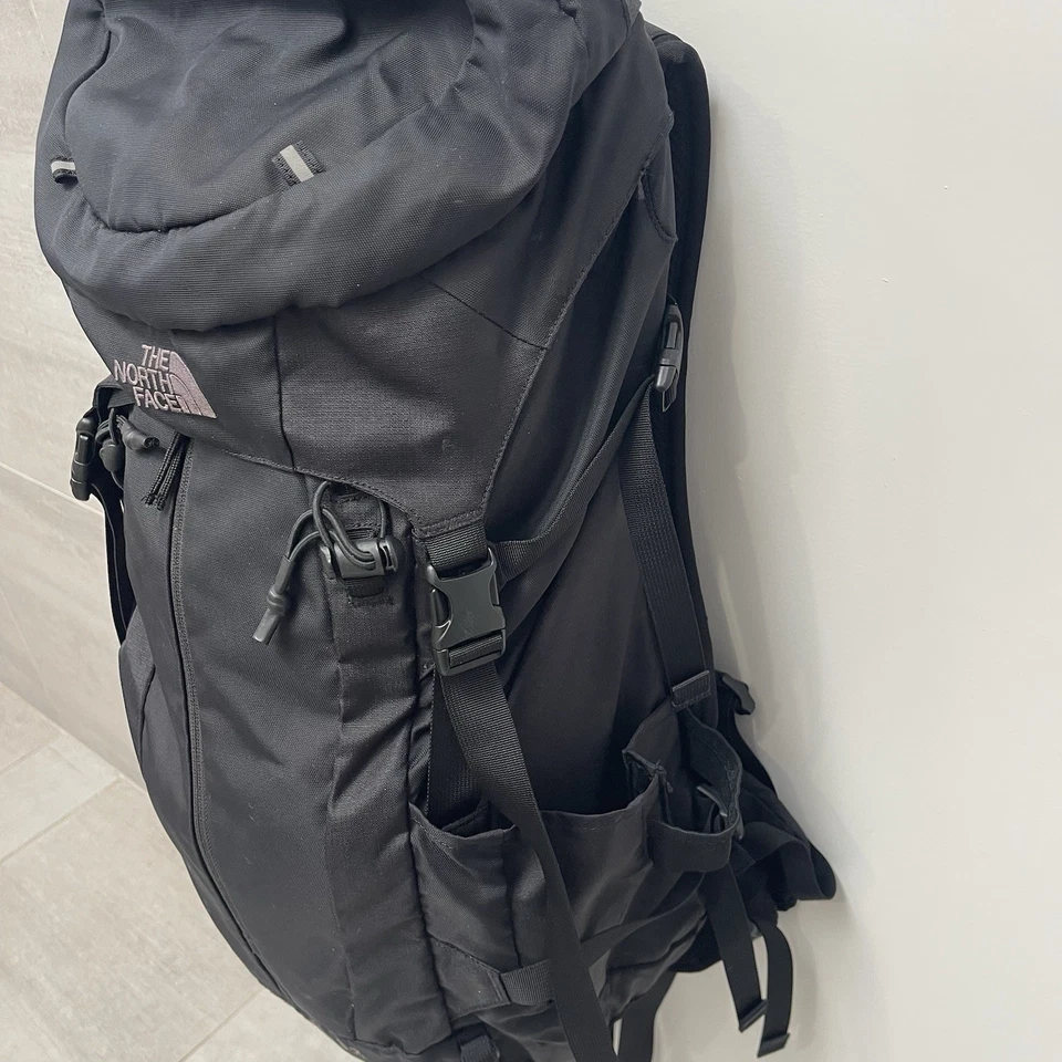 The North Face Tellus 32 backpack Hiking Travelling Bag Large - image 3 of 4