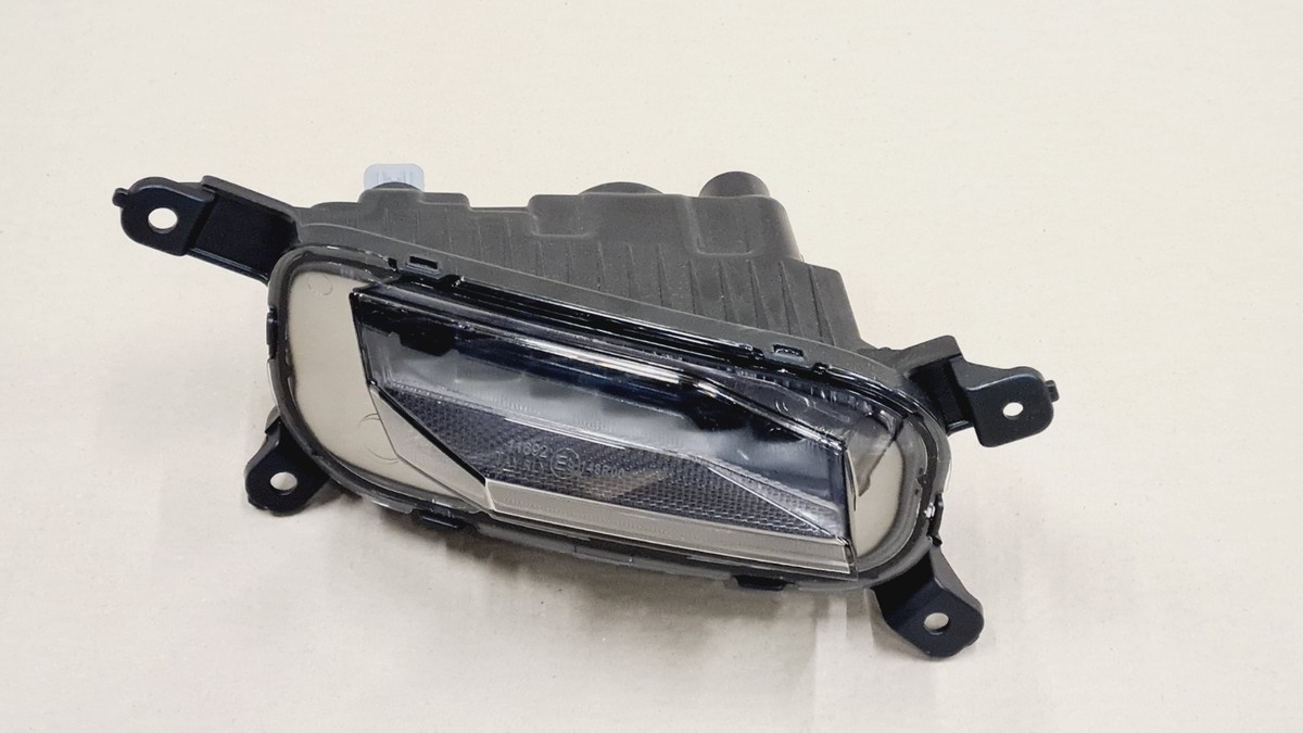 Hyundai Tucson IV NX4 2020 Front right LED Daytime headlight