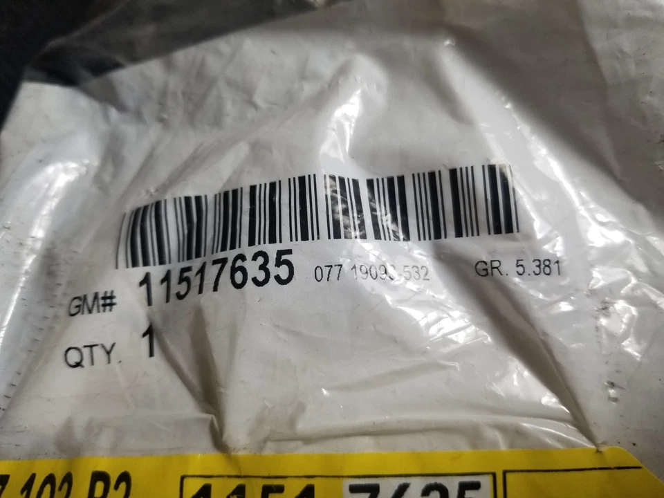 Оригинальная подвеска GM 11517635 / 11516382. Болт поперечного сечения и фланцевая зажимная гайка 1984 - 94 - Изображение 3 из 4