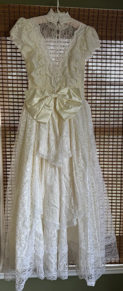Romantic 80s Jessica McClintock Victorian style Tiered Lace Dress Wedding Sz 10 - Image 2 of 4