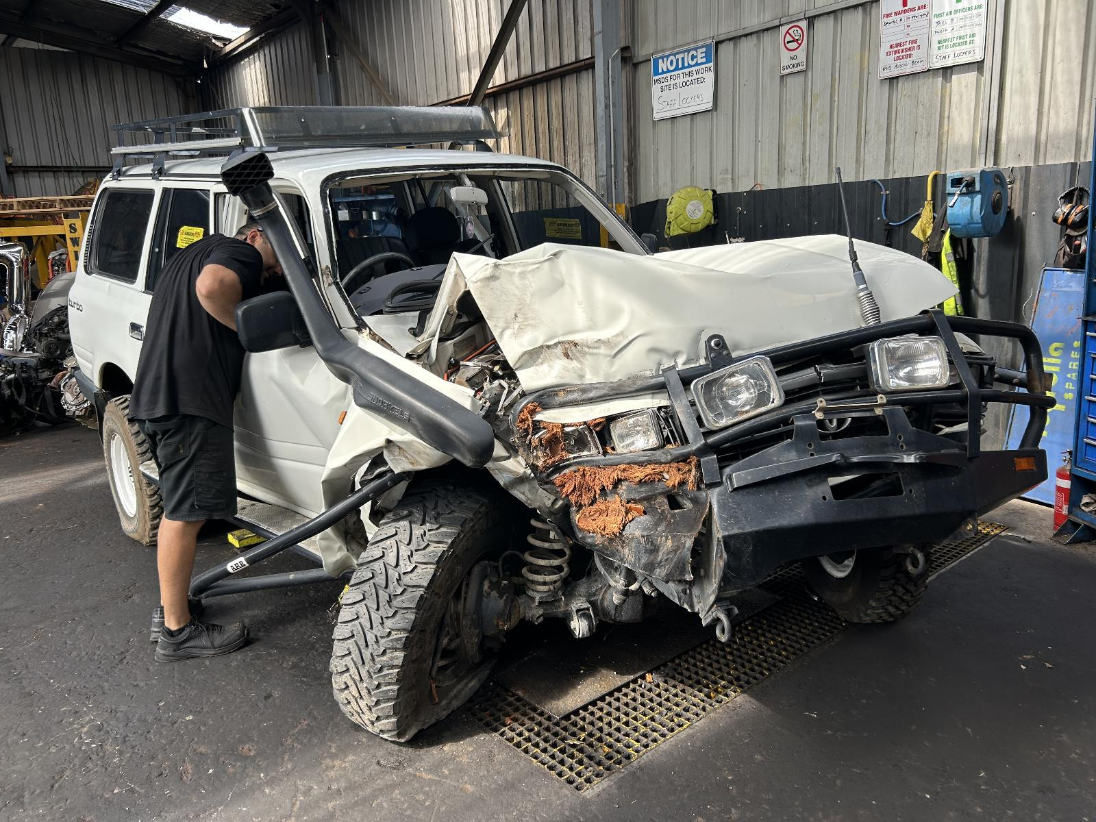 Toyota Landcruiser Left Front Outer Door Handle HZJ80 05/1990-03/1998 - thumbnail 3