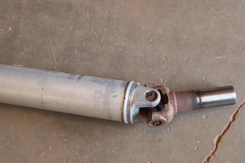 2015-2020 CHEVY/GMC SUBURBAN 4X4 5.3L REAR DRIVESHAFTN CARDAN SHAFT OEM - Picture 2 of 5