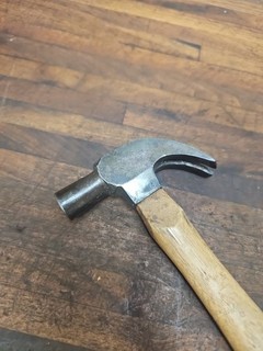 K168 SMALL antique D. Maydole Claw Hammer ( 13 oz w/handle)
