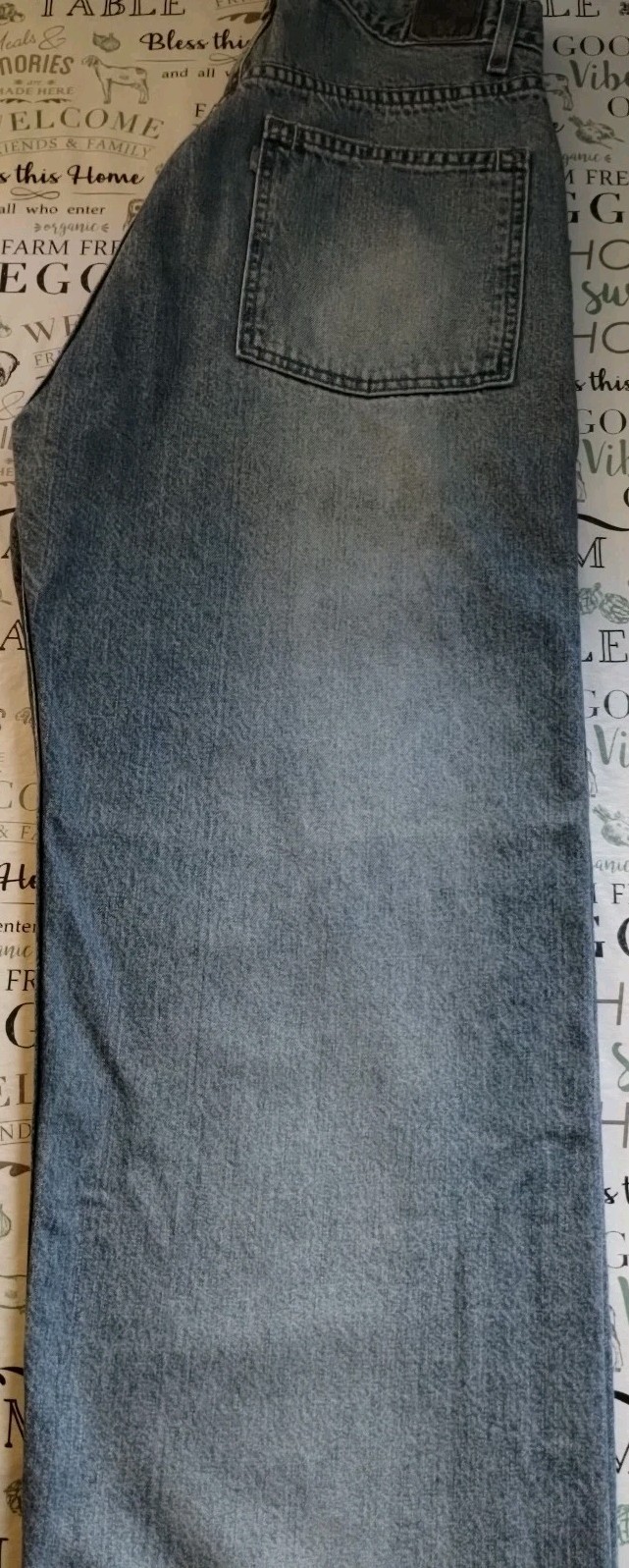 Picture 4 of 12