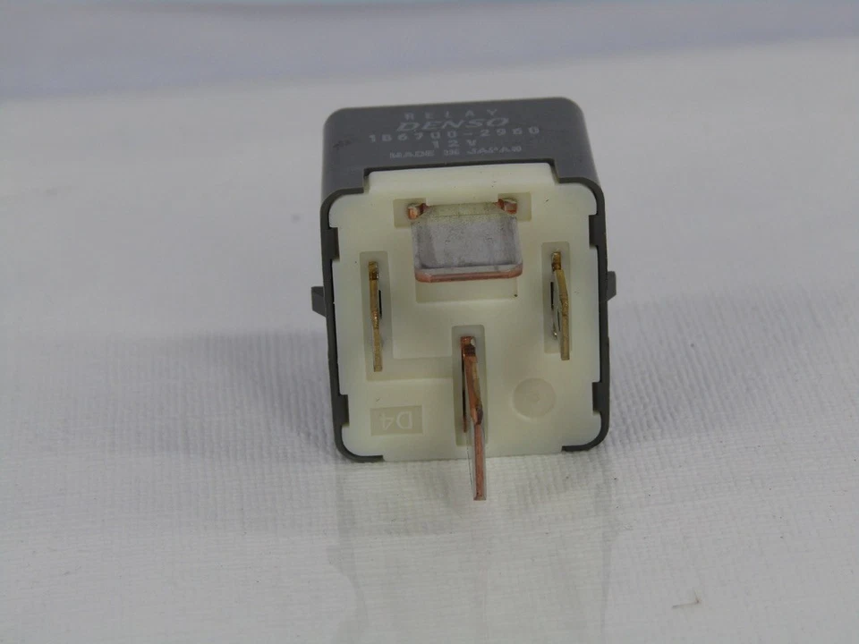 Módulo de control de relé de potencia Subaru Forester 14-18 4 pines OEM Denso 156700-2960 Foto 2 de 4