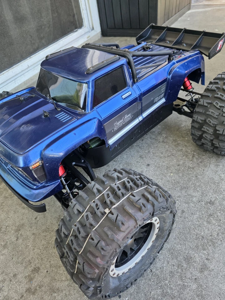 Arrma Outcast 8S BLX EXB Brushless 1/5 4WD Stunt RC Truck Red - Image 3 of 4