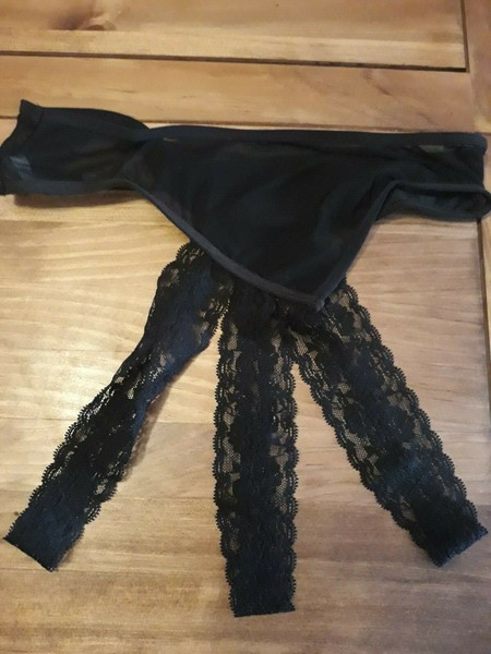 BRAGUITA TANGA PANTYES QUEEN LINGERIE COLOR NEGRO TALLA M