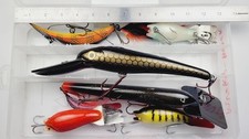 Fishing Lures Lot A - Musky Bass Big Trolling Diving Crankbait Plugs w Plano Box