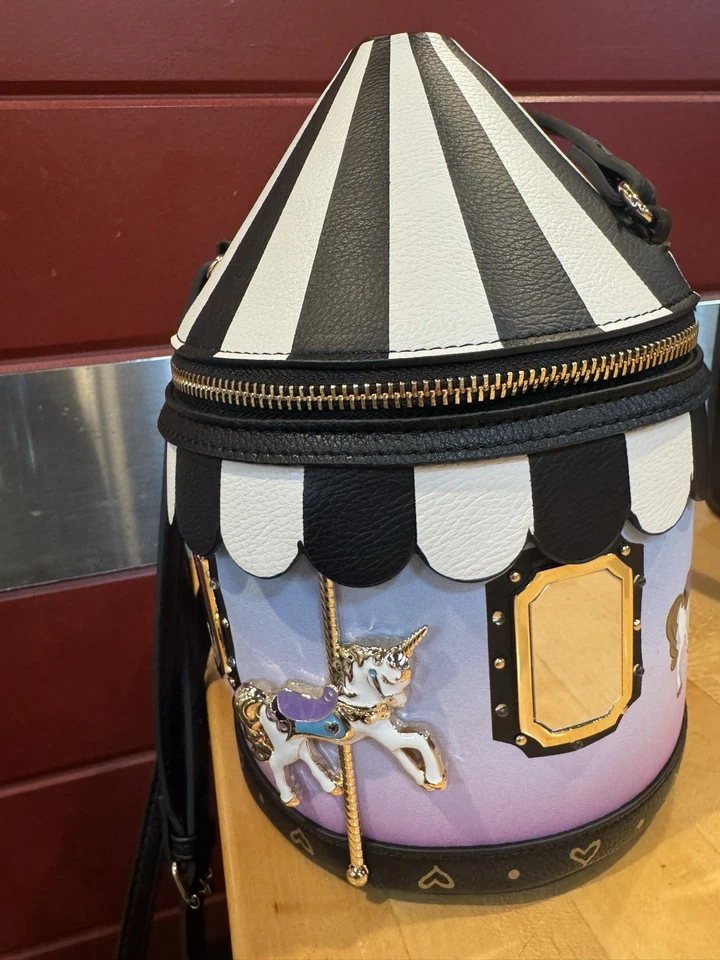 Bolso Bandolera Preamado BETSEY JOHNSON Kitsch Spin Me Carrusel LIGHTS UP Unicornio Foto 2 de 4