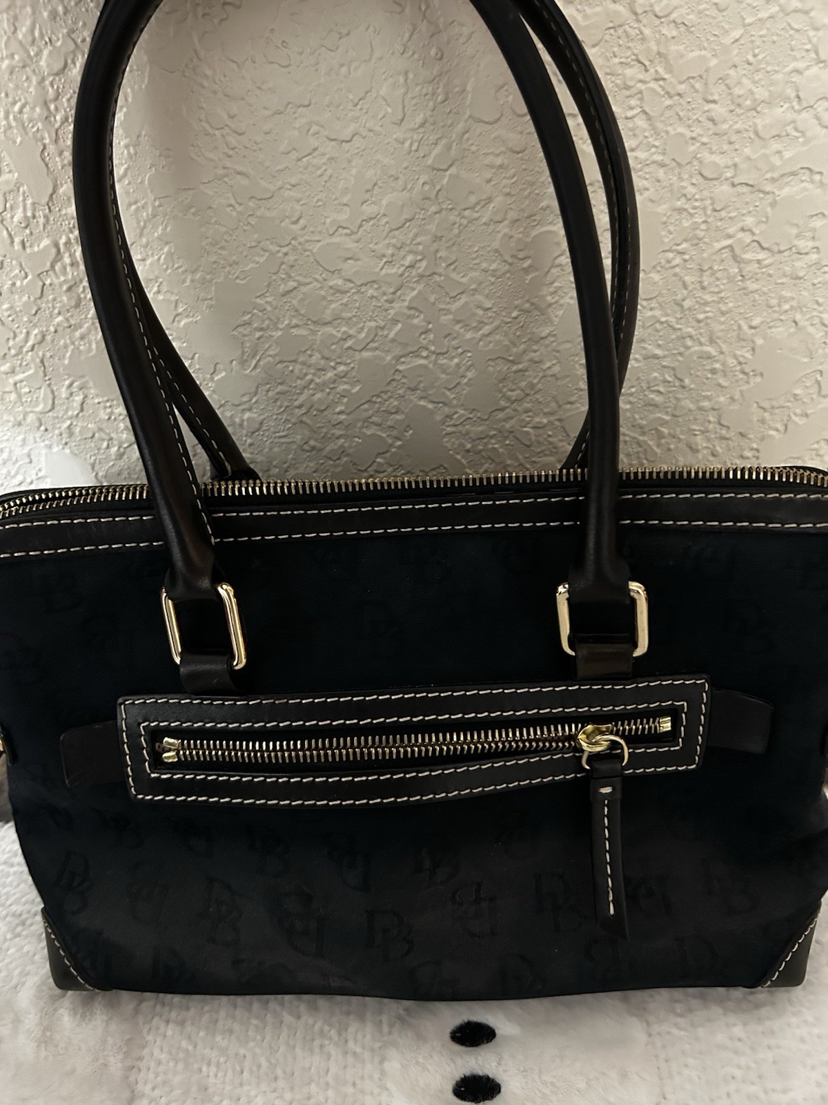 Dooney & Bourke Black Logo Satchel Top Handle Bag Zip Closure Double Pockets