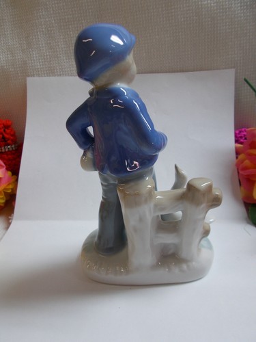 GORGEOUS BOY AND GIRL FIGURINES - CERAMIC GLAZED - 15 cm HIGH EXC COND # 678 - Picture 3 of 12
