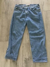 LEVI’s 550 Blue Relaxed Fit Blue Jeans. Size 38x30. Excellent Condition.