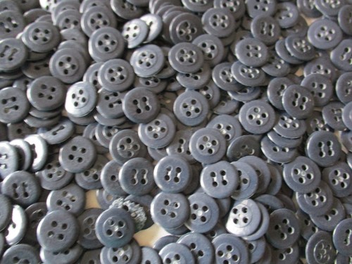 factory outlet 4 holes sewing Button Lot 200 gm. Plastic,020 - Picture 3 of 6