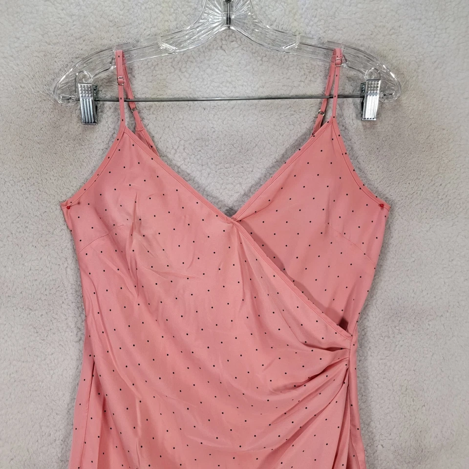 Vestido para mujer BCBGeneration talla 2 rosa lunares cuello en V plisado cami simulado envoltura Foto 3 de 4