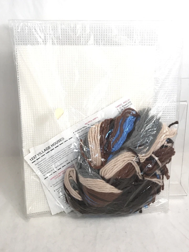 Kit de lona de plástico casas de pueblo hace 3 círculos creativos Rebecca Salari Taylor Foto 3 de 4