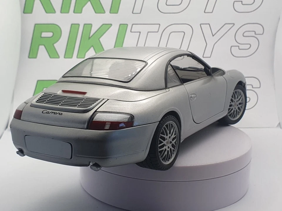 Porsche 911 996 Cabrio Hot Wheels 1/18 Argento 1997 - Immagine 3 di 4