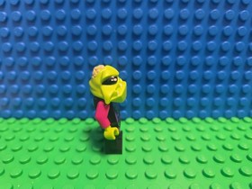 LEGO Alien Trooper Minifigure Conquest ac003 7051 7066 7049 Space CMF Lot Rare