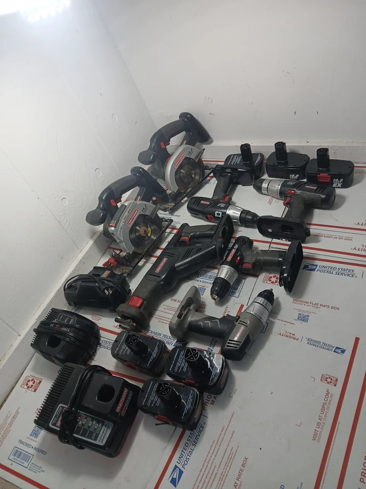 Craftsman 19.2 V Tool Lot Reciprocating Saw Drill Circular Saw Battery Tested - Image 2 of 4