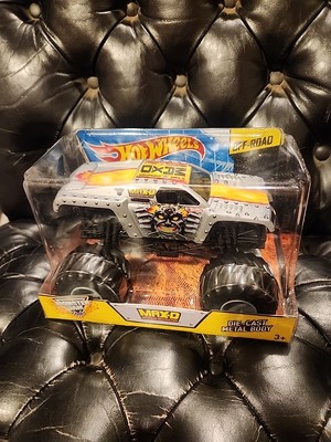1/24 HOT WHEELS MONSTER JAM MAX-D MAXIMUM DESTRUCTION TRUCK OFF-ROAD *BRAND NEW*