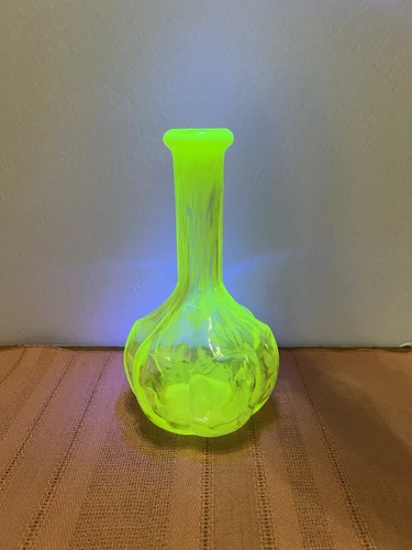 Fenton Daisy and Fern Topaz  Opalescent Barber Bottle  GLOWS **WITHOUT STOPPER