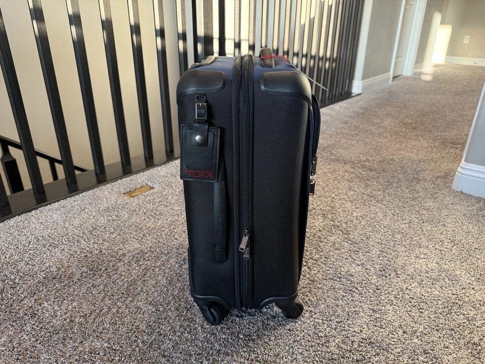NWT Tumi Gen 4.2 Navy & Black International Expandable 4 Wheel Carry On ($775) - Image 3 of 4