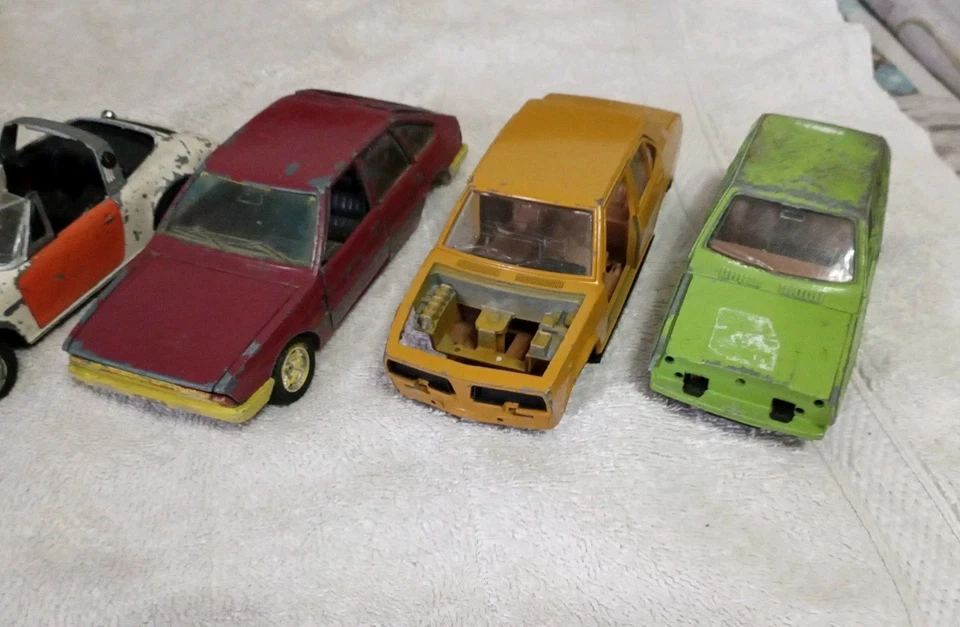 Mebetoys 1/25 Lotto Rottami Golf Giulietta Visa Alfetta Porsche Mercedes Chrysle - Immagine 4 di 4