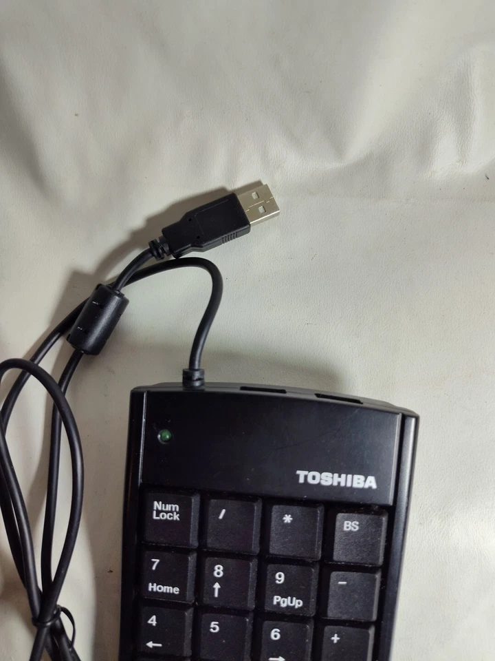 Toshiba PA1390U-1NKP Slim USB Numeric Keypad with 2-Port USB Hub - Image 3 of 4