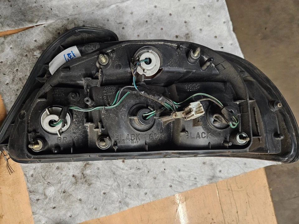 Luz trasera Chrysler Sebring 1995-96 (137) Foto 2 de 2