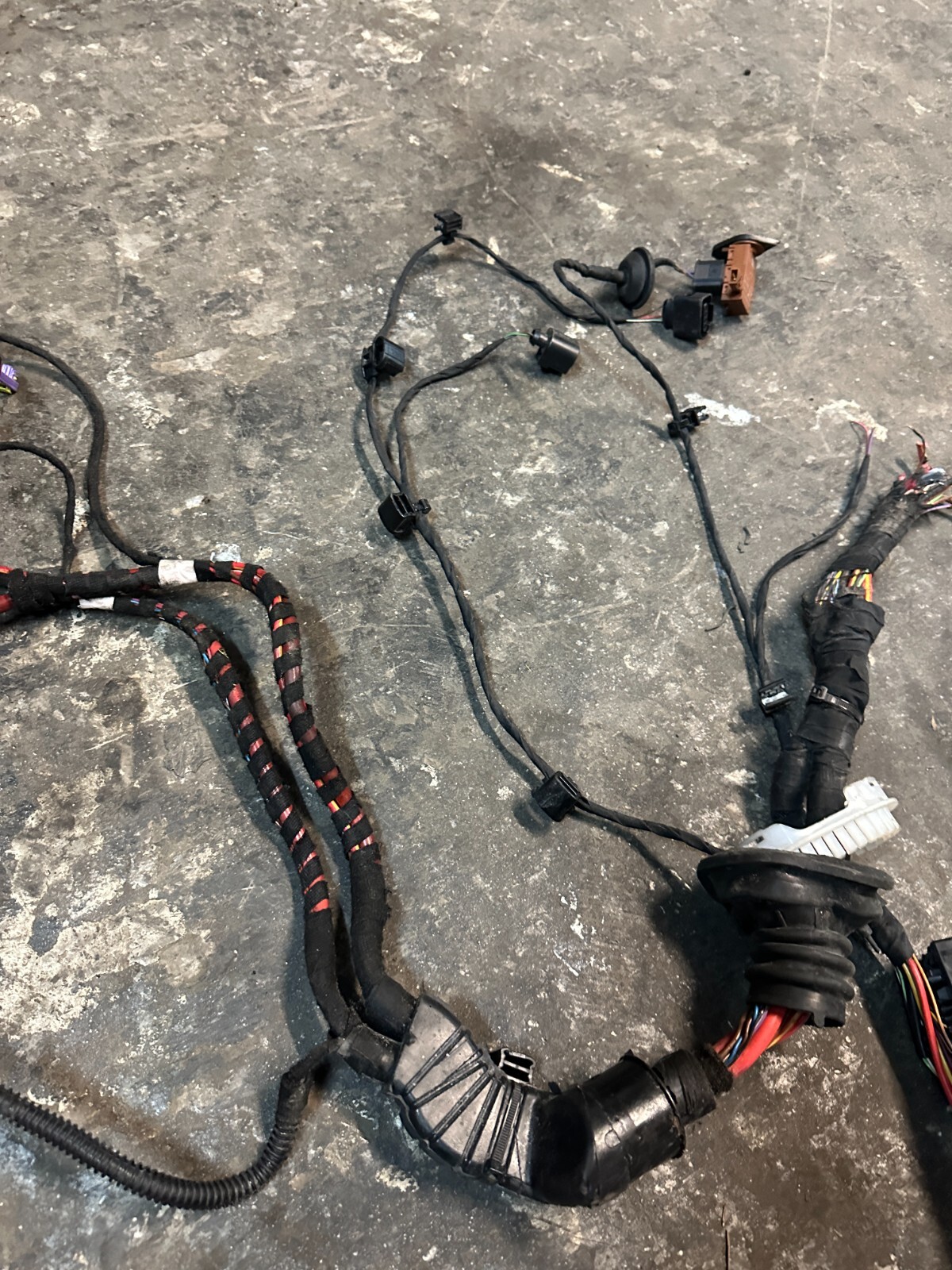 2021 AUDI R8 COUPE FRONT LEFT DRIVER FRUNK TUB HARNESS ~CUT!!~