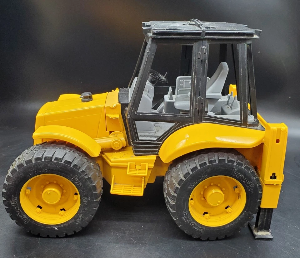 Экскаватор-бульдозер Bruder 931/01 JCB 4CX желтая игрушка отсутствует задняя лопата совок ЗАПЧАСТИ - Изображение 3 из 4