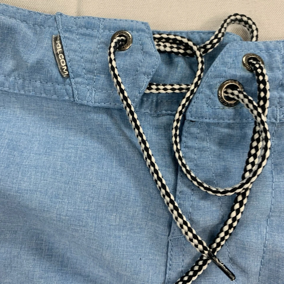 Volcom Mens Board shorts Blue Sz 34 Swim Bathing Trunks Skater Shorts - Image 4 of 4