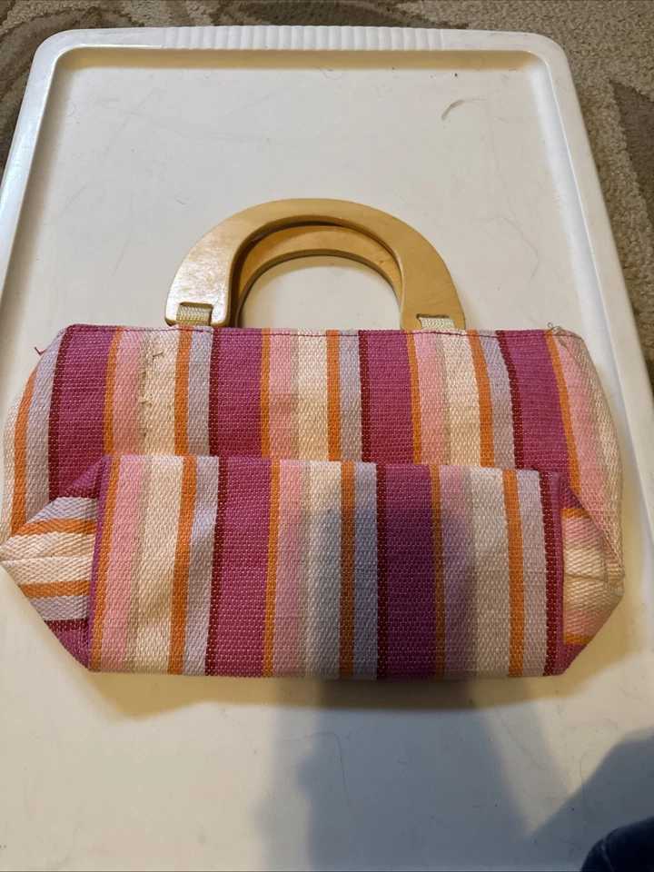 Neiman Marcus розовый в полоску соломы сумка с короткими ручками с деревянными ручками 13 X 7 - Изображение 2 из 3