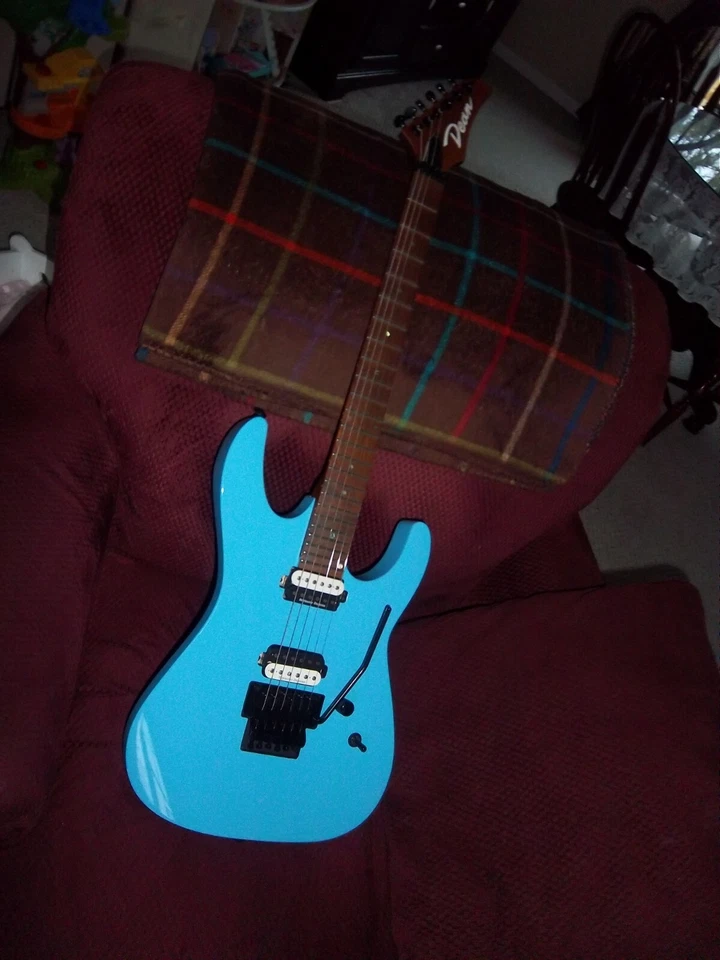 Dean MD 24 con Floyd Rose 1000, pastillas Seymour Duncan, afinadores Grover Foto 4 de 4