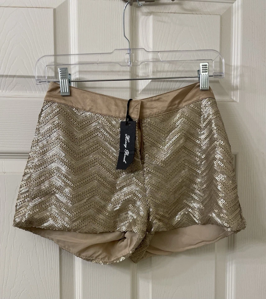 Calça Hot Pants Feminina Lantejoulas Douradas Pequena Mel Punch Shorts Clube de Dança Festa de Férias - Imagem 3 de 4