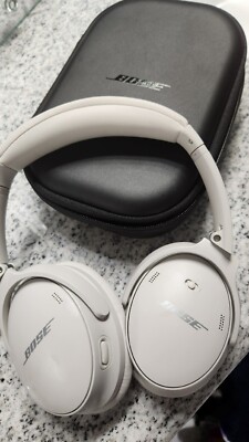 [最終値下げ] BOSE QuietComfort 45 ホワイト Bose QuietComfort 45 Wireless Noise Cancelling Over the Ear