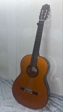 Guitarra clásica Yamaha CG-121 hecha en Taiwán solo instrumento