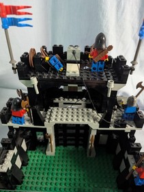 LEGO Castle: Black Monarch's Castle 6085 99% Complete With LOTS of Extras 