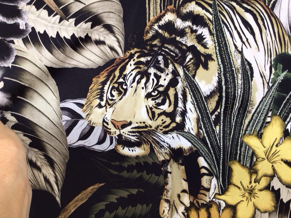 Just Cavalli Safari Animal Print (tiger/ Zebra Signed Logo Blouse Sz 42, (L). - Image 4 of 4