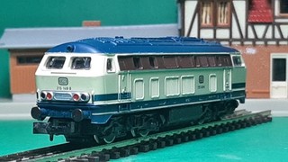 N ROCO 02150 A LOCOMOTIVE DIESEL BR 215 148 8 en BON ÉTAT et BOÎTE D'ORIGINE