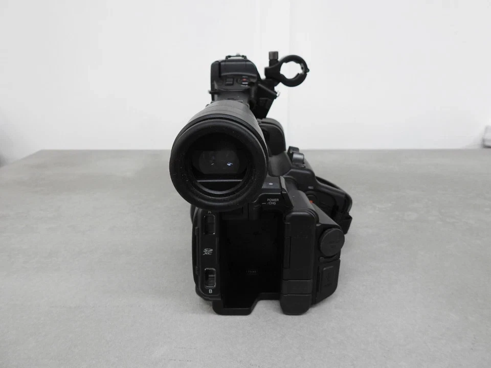 JVC GY-HM650 ProHD Camcorder -  Black - Image 3 of 4