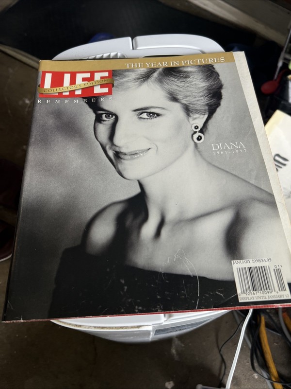 LIFE Magazine January 1998 PRINCESS DIANA 1961-1997 (The Year in Pictures 1997)