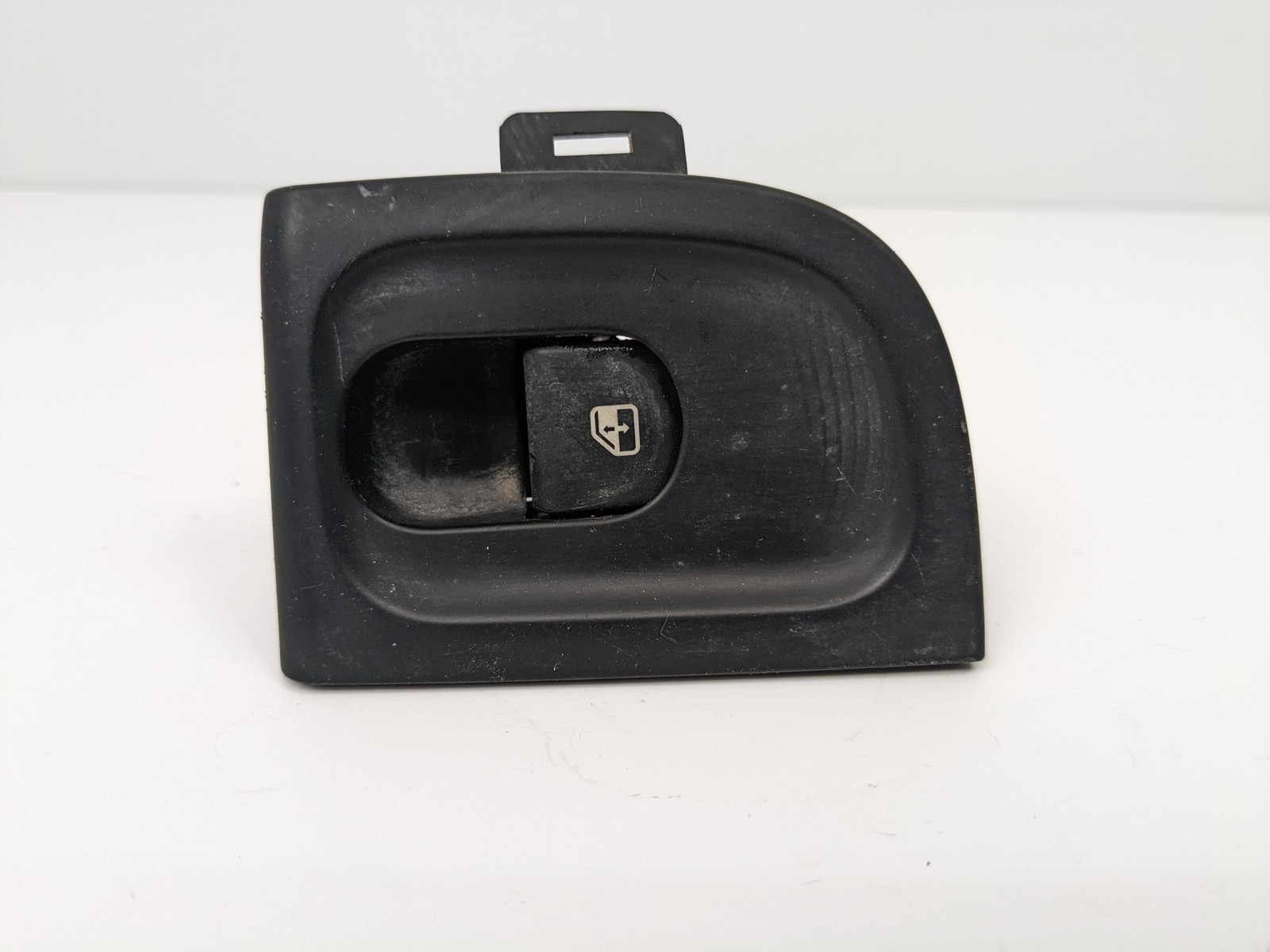 03-12 Maserati Quattroporte M139 Rear Left Driver Side Door Switch Button OEM