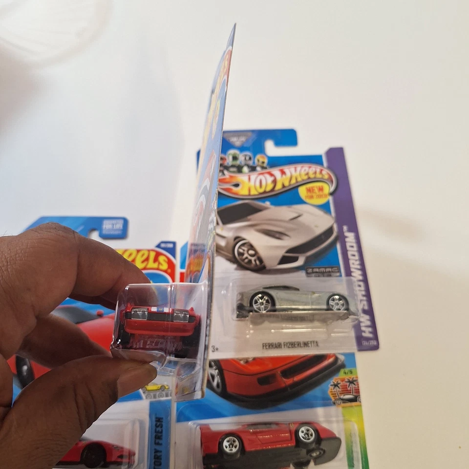 Hot Wheels 4 Ferrari Zamac y 3 Ferrari 2025 Foto 3 de 4