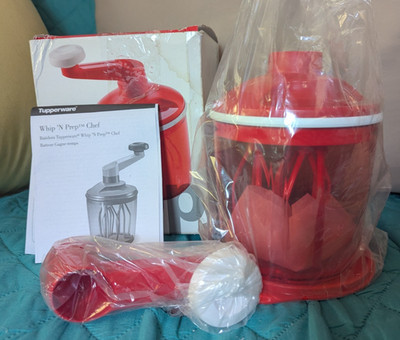 NIB Tupperware Time Savers Whip N' Prep Chef