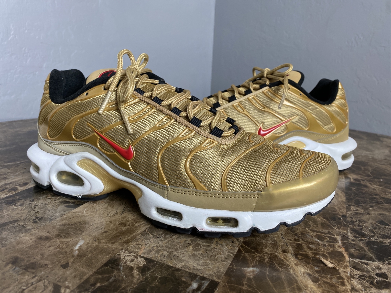 nike air tn gold