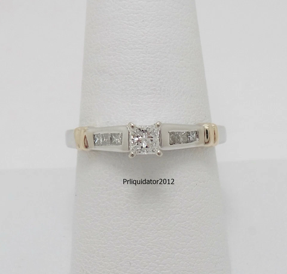 Anillo de compromiso solitario de diamantes naturales de 1/2 quilate de oro de dos tonos de 14K Foto 3 de 4